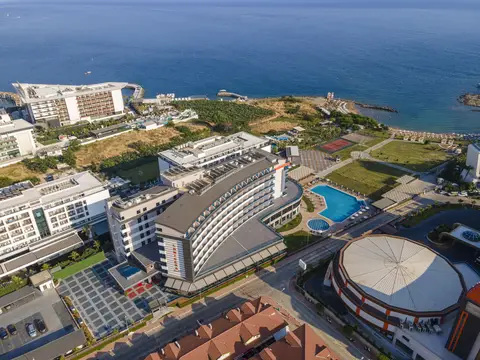 Numa Bay Exclusive, Türkler
