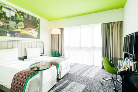 Park Inn by Radisson Dubai Motor City, Dubailand en Sports City