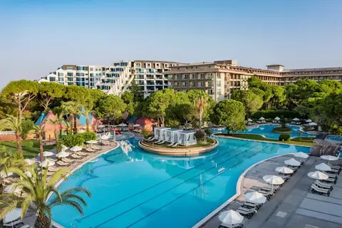 Papillon Ayscha, Belek