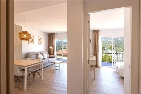 Martinez Apartments, Palmanova