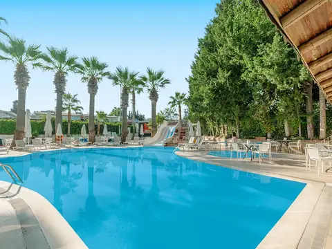 Sun Beach Park & Spa, Side