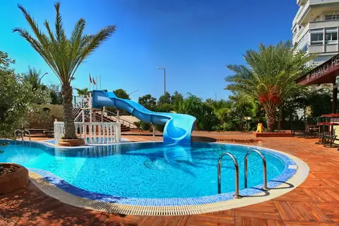 Bella Bravo, Alanya