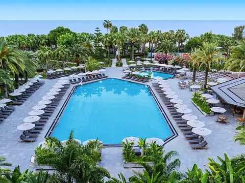 Miramare Beach Hotel, Side