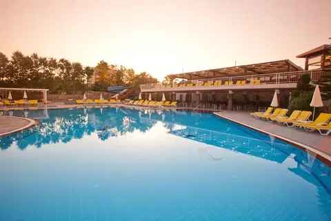 Club Mermaid Village, Türkler