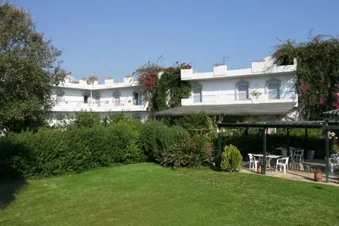 Gorgona Hotel, Amoudara