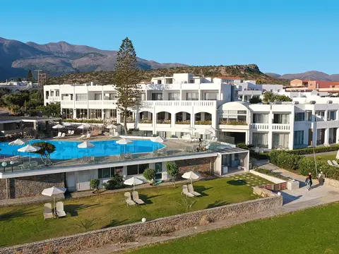 Maritimo Beach Hotel, Sissi