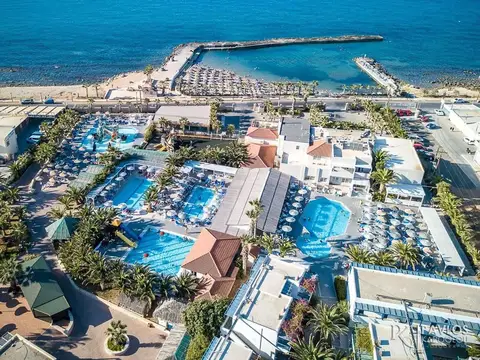 Stella Village Seaside Hotel, Analypsi