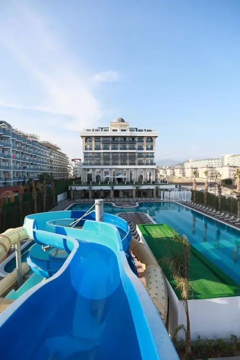 Serenity Queen Hotel, Konakli