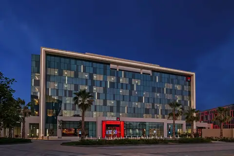 Radisson RED Hotel Dubai Silicon Oasis, Dubailand en Sports City