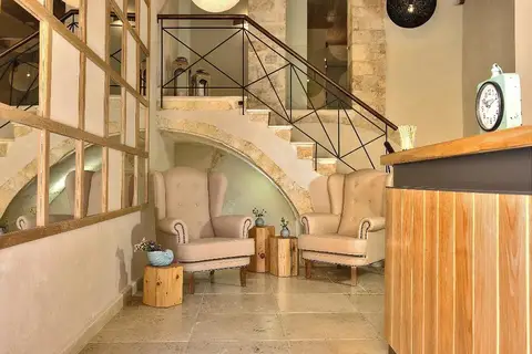 Elia Zampeliou, Chania
