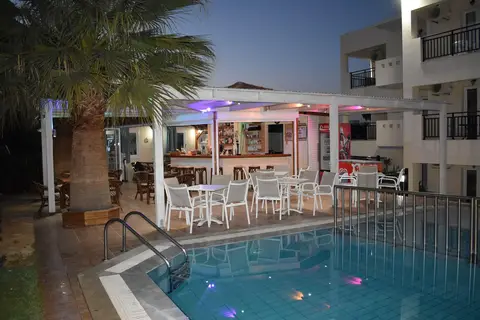 Sunshine Studios & Apartments, Stalis