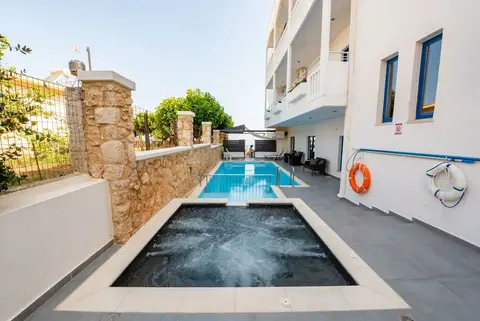 Alexis, Chania