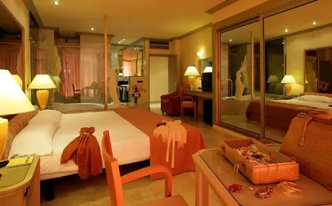 Sir Anthony Hotel, Arona