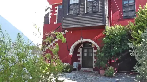 Oasis Guest House, Perivólia