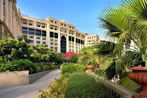 Palazzo Versace Dubai, Al Garhoud en Festival City