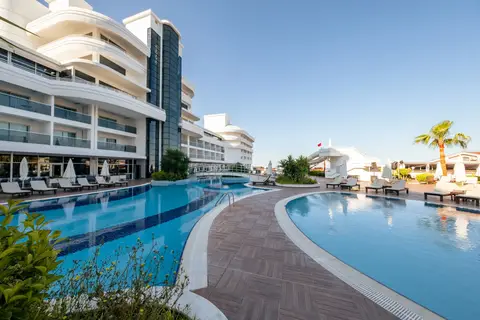 Laguna Beach Alya Resort & Spa, Okurcalar