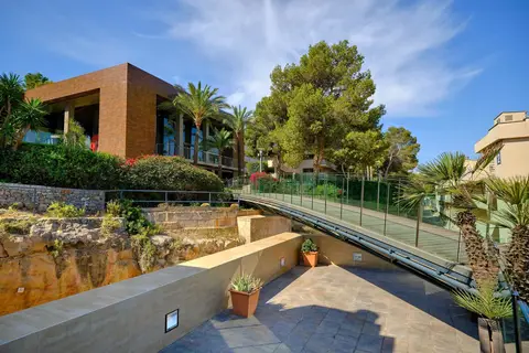 Occidental Cala Viñas, Cala Viñas