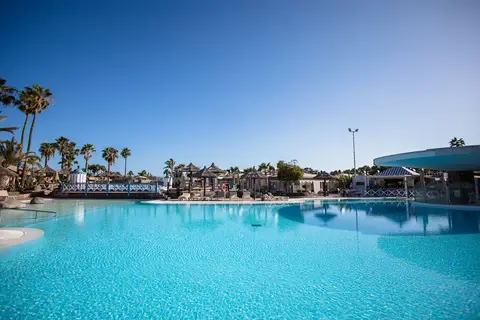 Caybeach Princess, Campo International