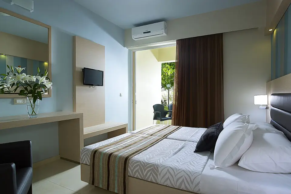 Fly & Go Eleftheria Hotel, Agia Marina