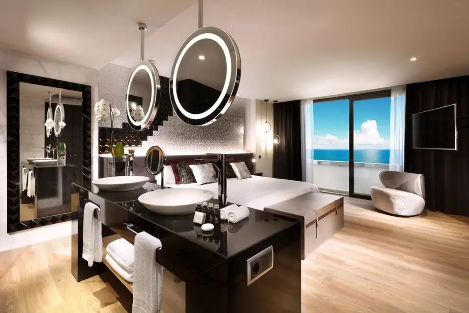 Fly & Go Hard Rock Hotel Tenerife, Playa Paraíso