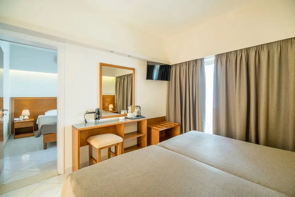 Fly & Go Hiona Holiday Resort, Sitia