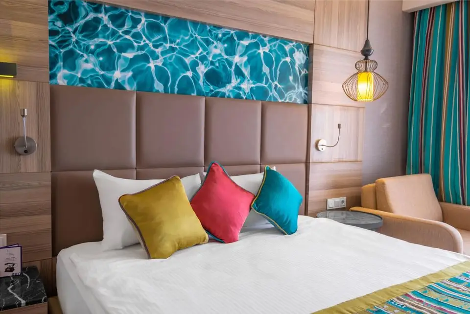 Long Beach Alanya, Türkler