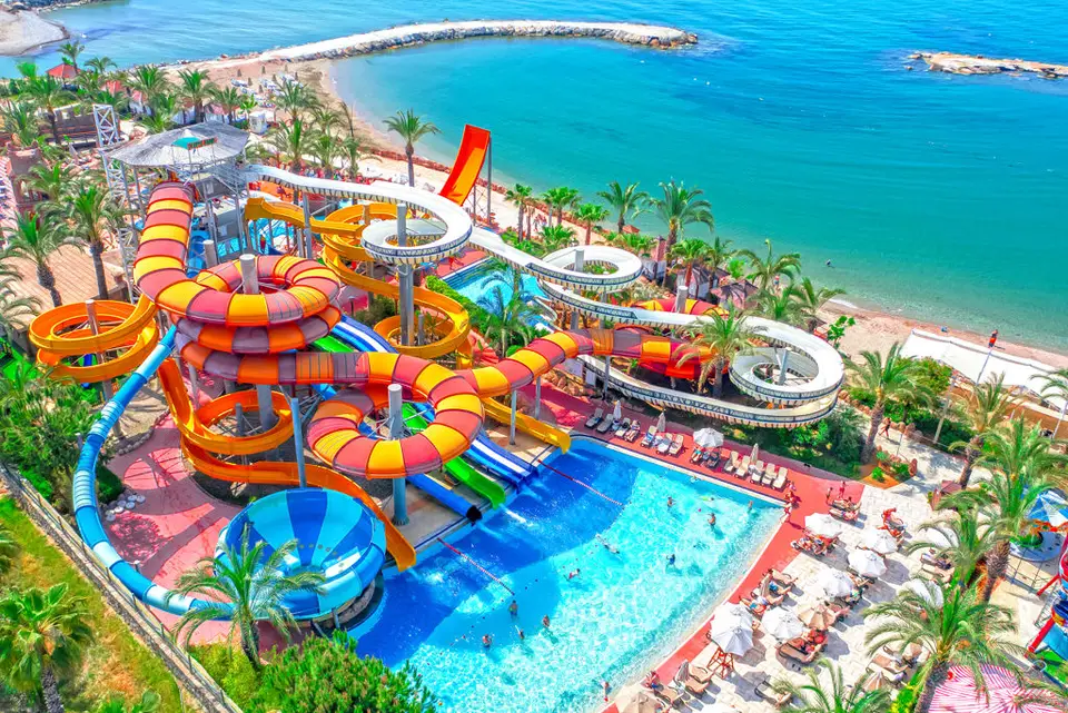 Long Beach Alanya, Türkler
