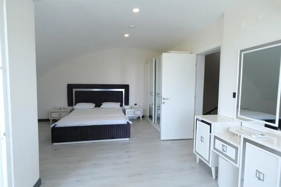Prestige Villas, Kizilot