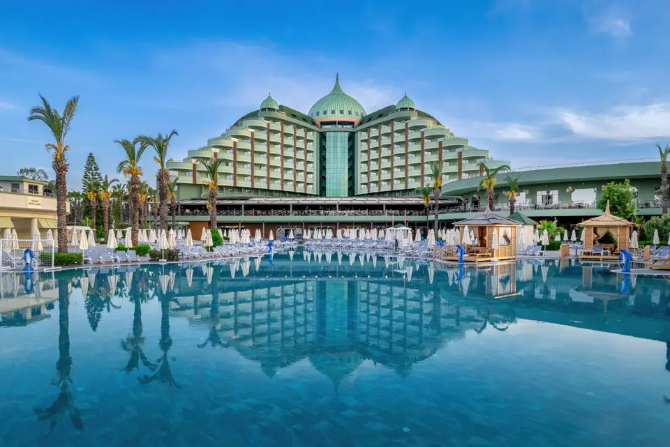 Delphin Palace, Lara