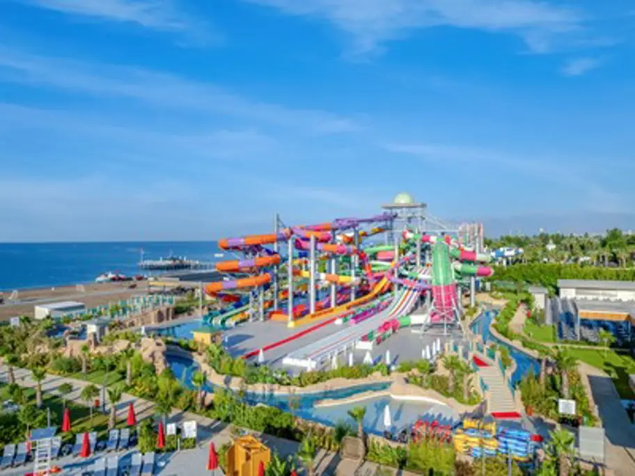 Delphin Imperial, Lara