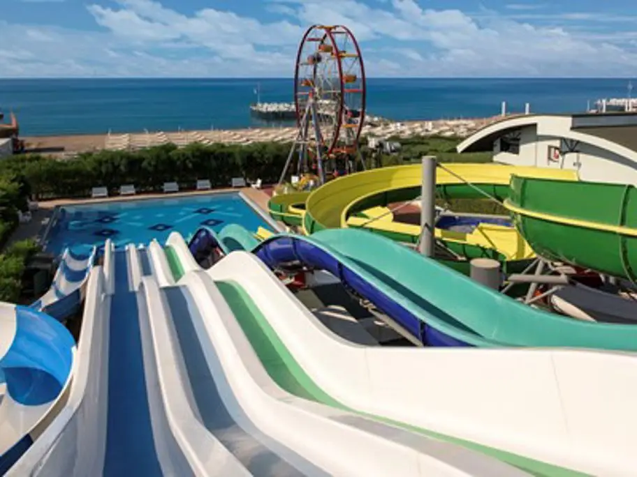 Delphin Imperial, Lara