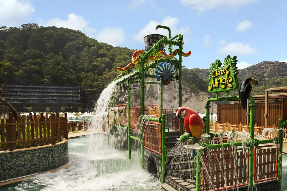 Maxx Royal Kemer, Kiris