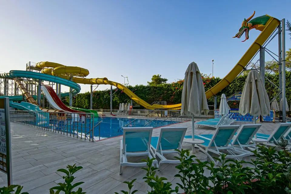 Diamond Premium Hotel, Titreyengöl