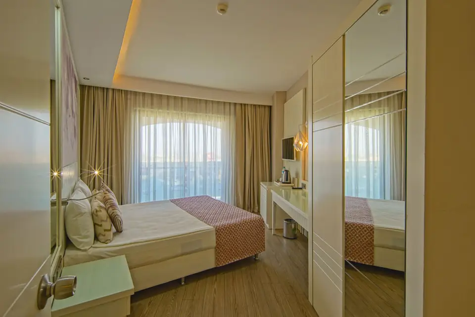 Diamond Premium Hotel, Titreyengöl