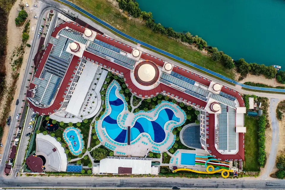 Diamond Premium Hotel, Titreyengöl