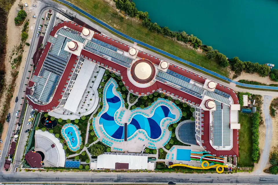 Diamond Premium Hotel, Titreyengöl