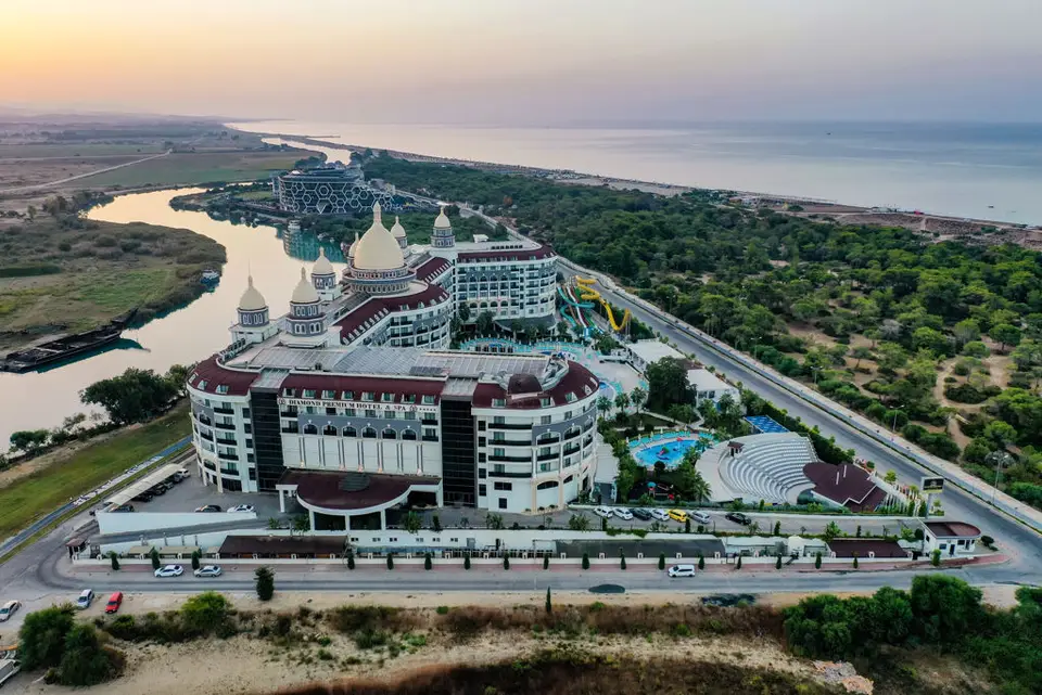 Diamond Premium Hotel, Titreyengöl