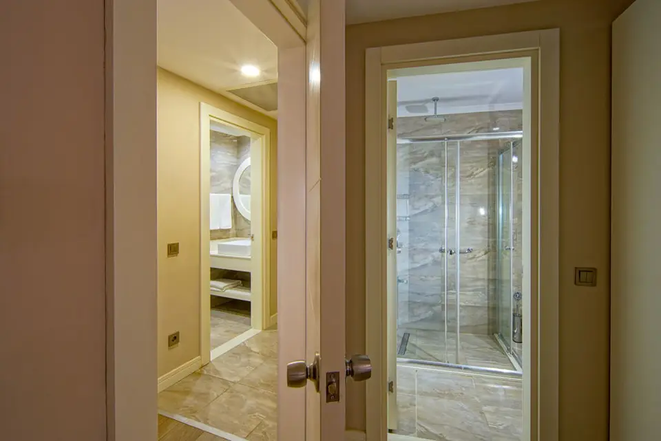 Diamond Premium Hotel, Titreyengöl
