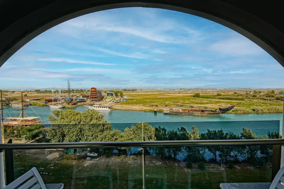 Diamond Premium Hotel, Titreyengöl