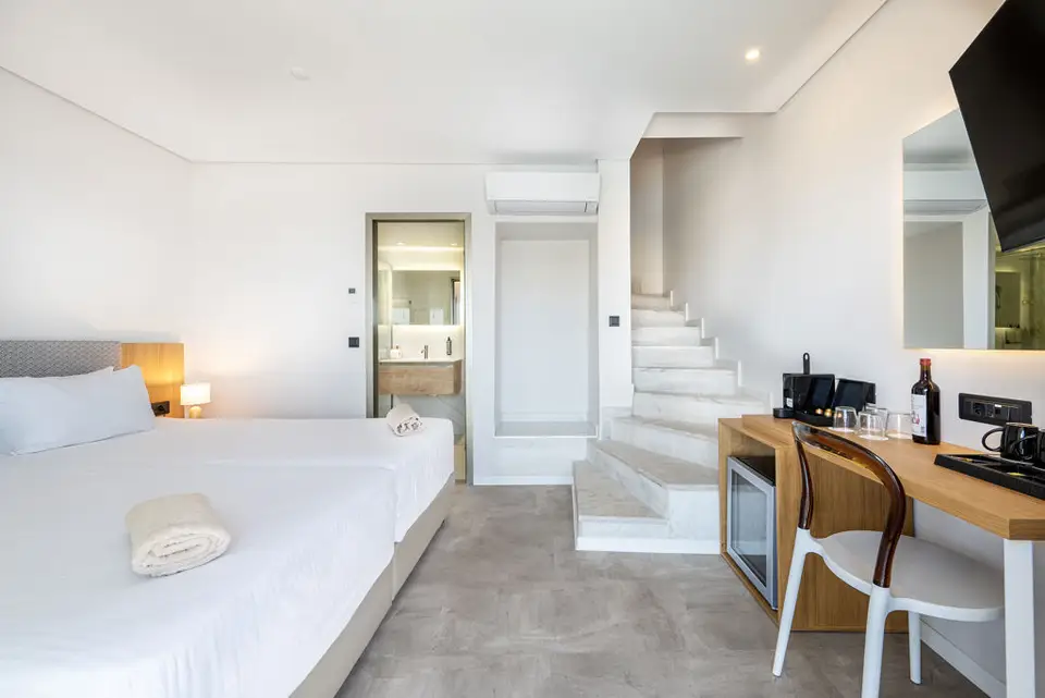 Athina Palace, Agia Pelagia