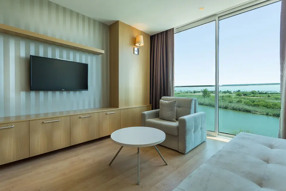 Aska River Suites, Lara