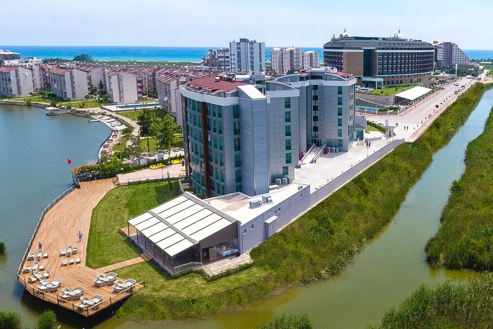 Aska River Suites, Lara