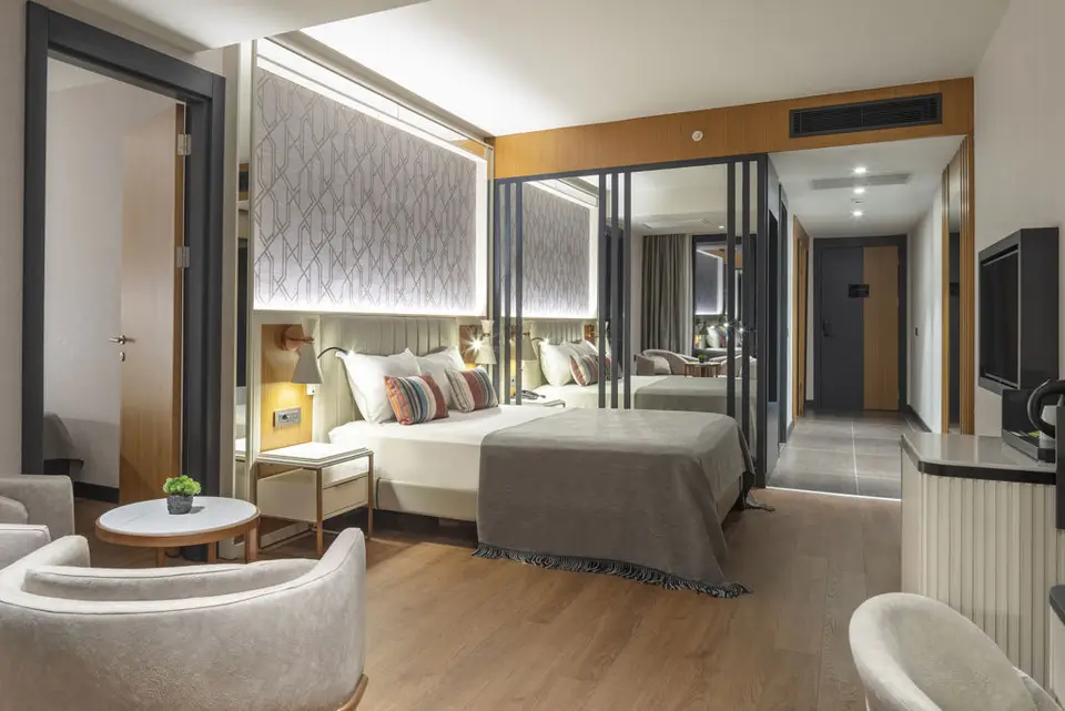 Mylome Luxury Hotel & Resort, Okurcalar