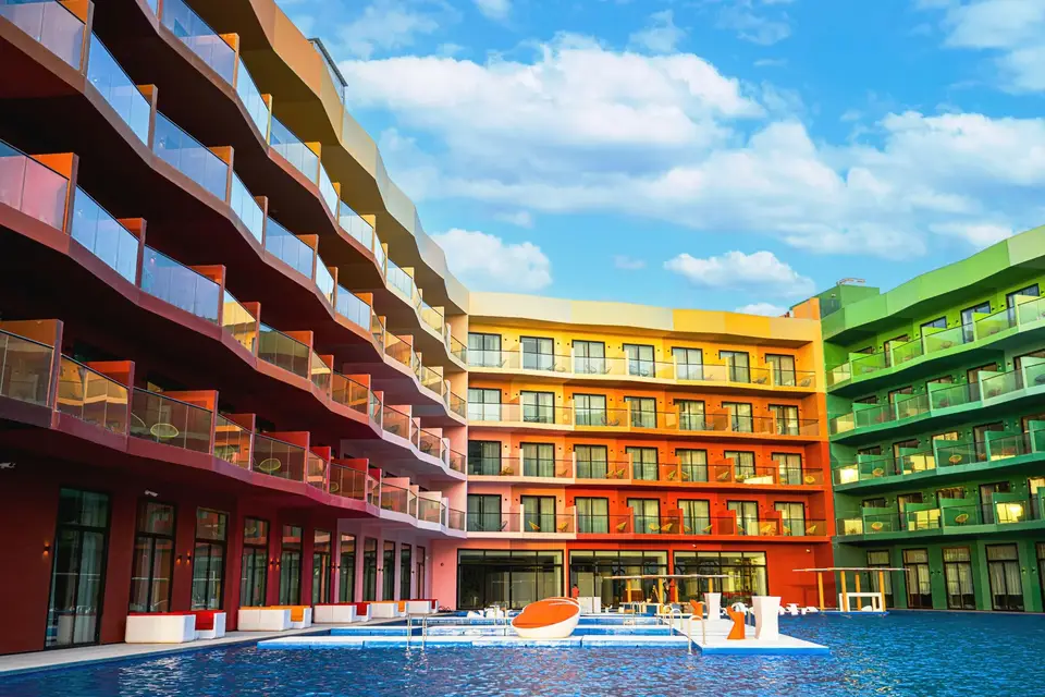 voco Dubai Monaco Heart of Europe, Jumeirah
