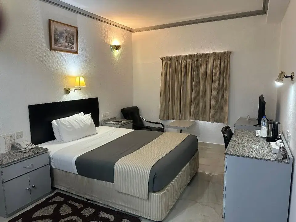 Astoria Hotel, Bur Dubai