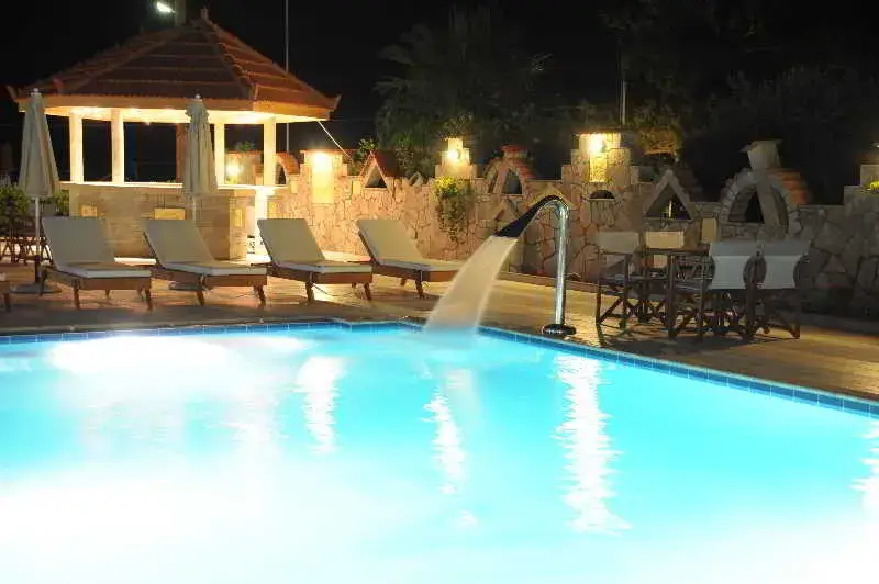 Evalia Apartments, Anissaras