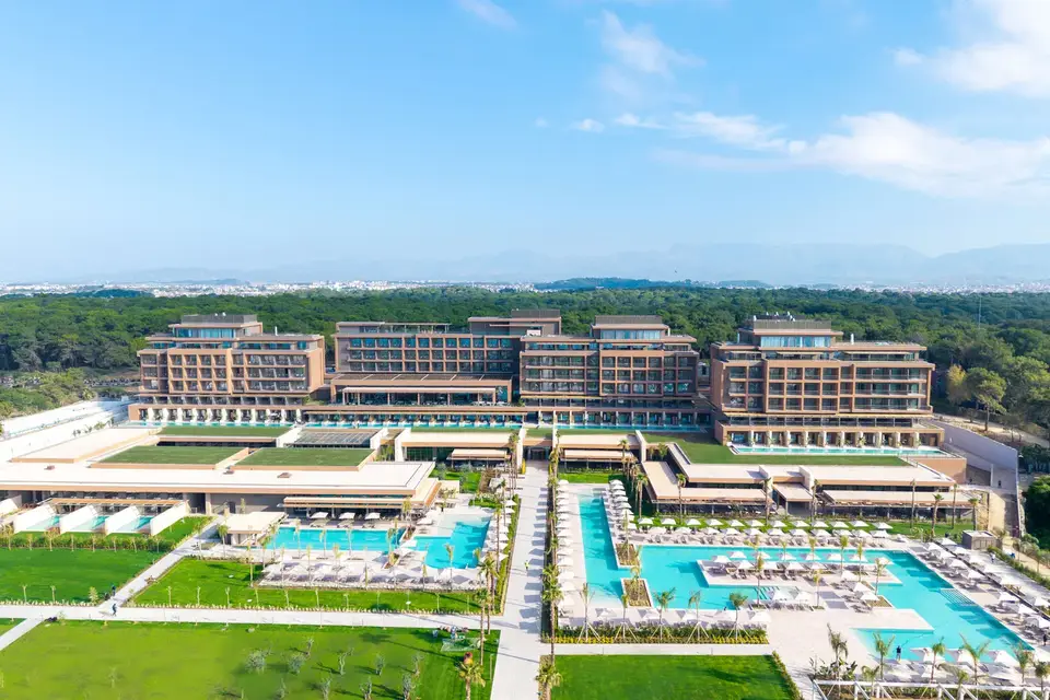 LUSSO Sorgun, Side