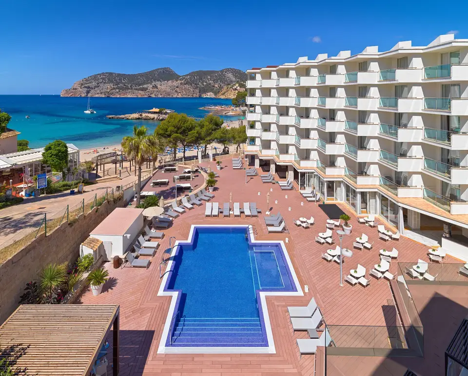 H10 Blue Mar, Camp de Mar