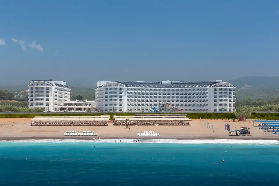 Calido Maris Hotel, Çenger