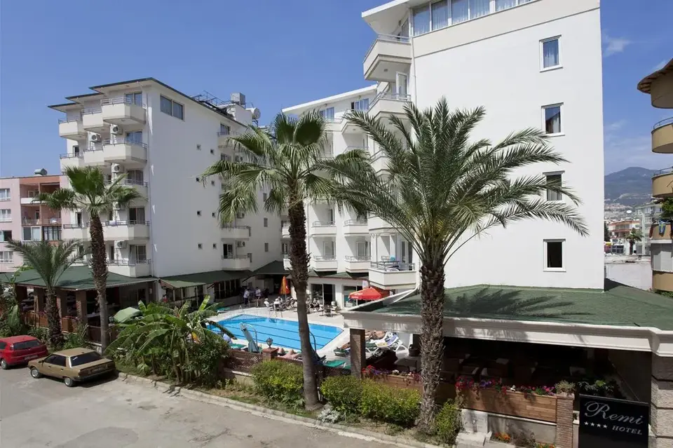 Remi Hotel, Cleopatra Beach